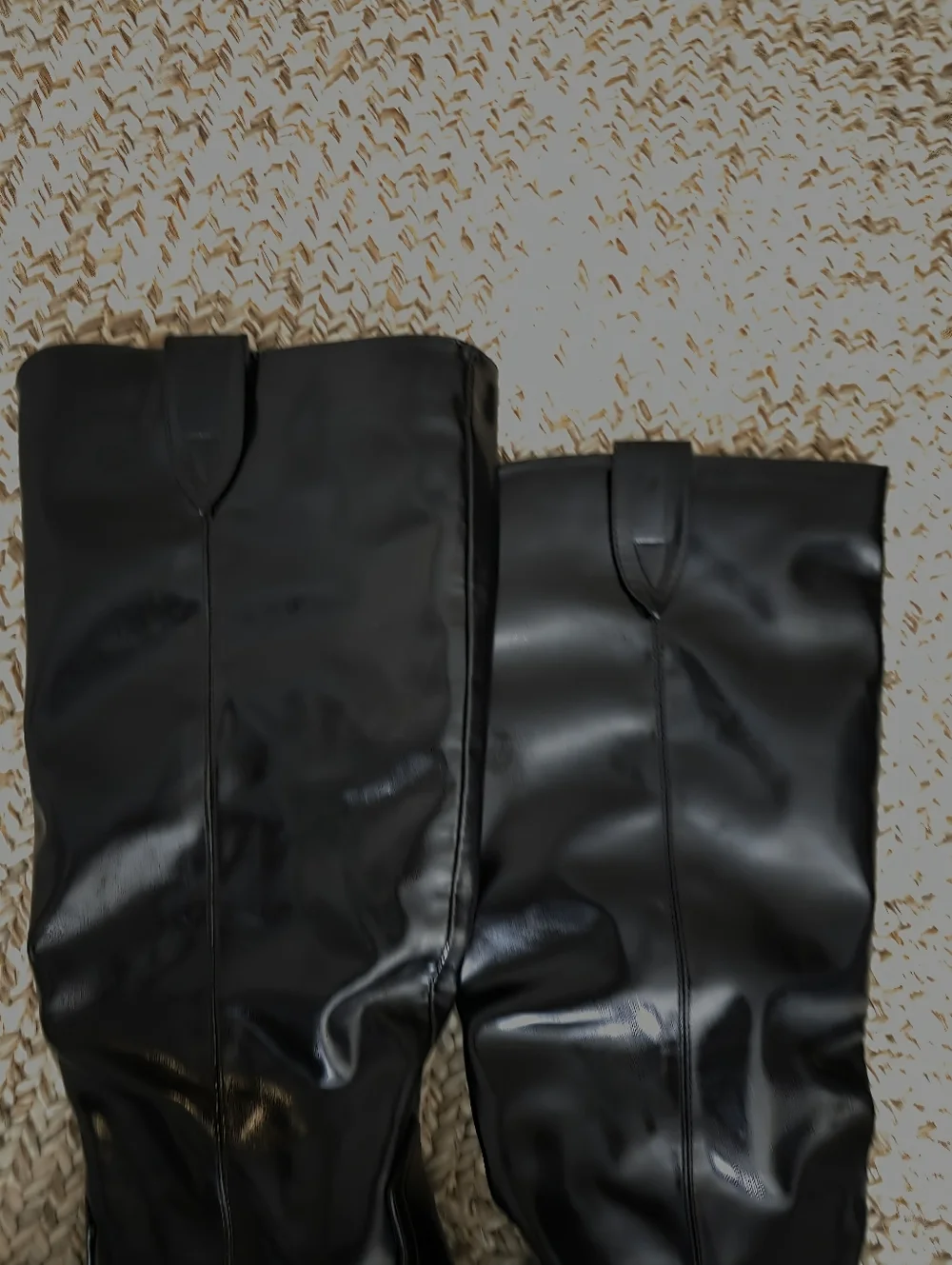 Women's Black Knee-High Pointed Toe Boots Used Excellent Condition